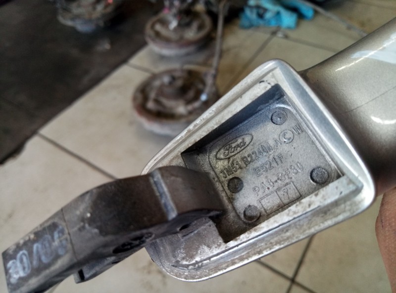 Ручка двери наружная правая Ford Focus 2 2005-2008 на Ford Focus 2