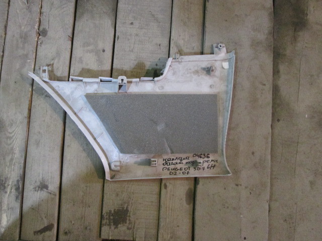 Обшивка стойки на Peugeot 307 I 2001-2008 Peugeot 307 2001-2008 9642754477 на Peugeot 307