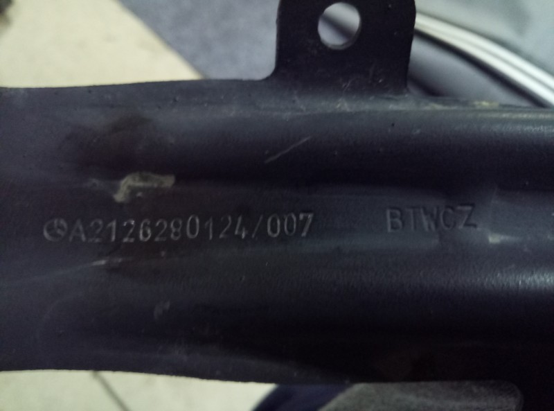 Кронштейн распорка Mercedes-Benz E-Class A2126280124 AMG W212, S212 2013-2016 на Mercedes-Benz E-Class AMG W212, S212