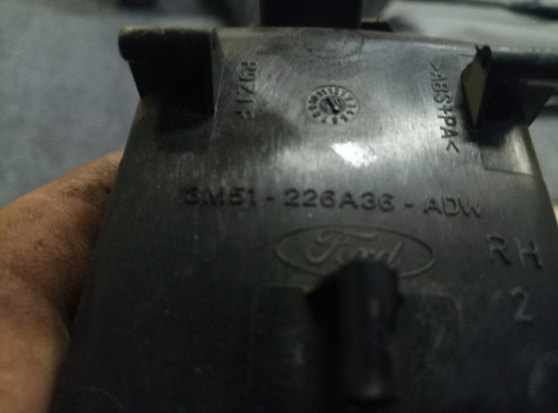 Кнопка стеклоподъемника Ford Focus 2 2005-2008 на Ford Focus 2