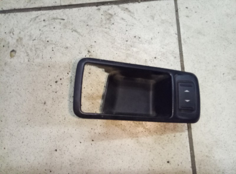 Кнопка стеклоподъемника Ford Focus 2 2005-2008 на Ford Focus 2