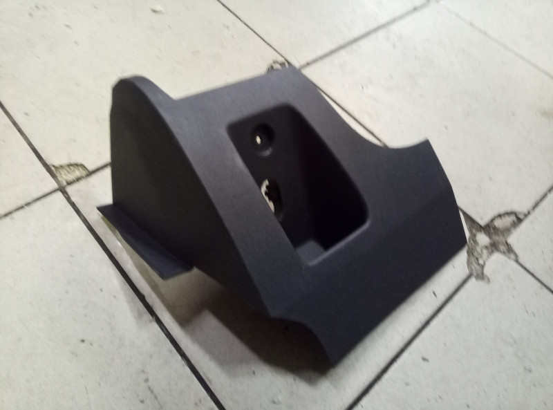 Обшивка салона Ford Focus 2 2005-2008 VP4M5XA044A на Ford Focus 2