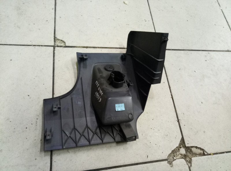 Обшивка салона Ford Focus 2 2005-2008 VP4M5XA044A на Ford Focus 2