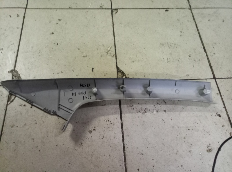 Обшивка стойки Ford Focus 2 2005-2008 4M51A03199A на Ford Focus 2