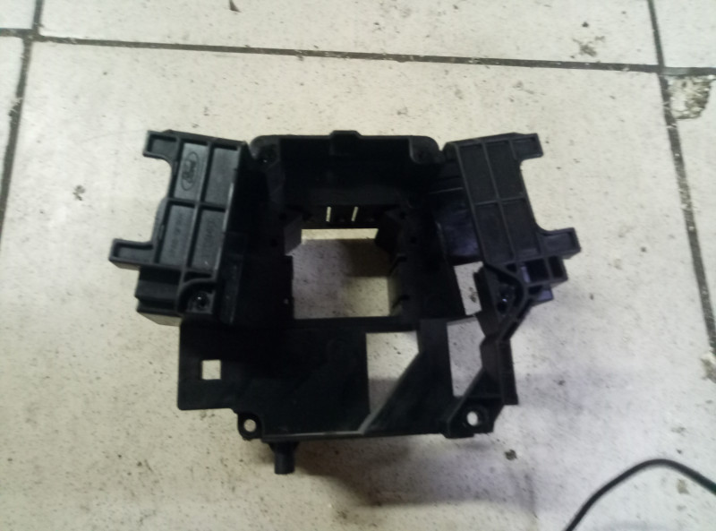 Кронштейн крепления указателя поворота Ford Focus 2 2005-2008 на Ford Focus 2