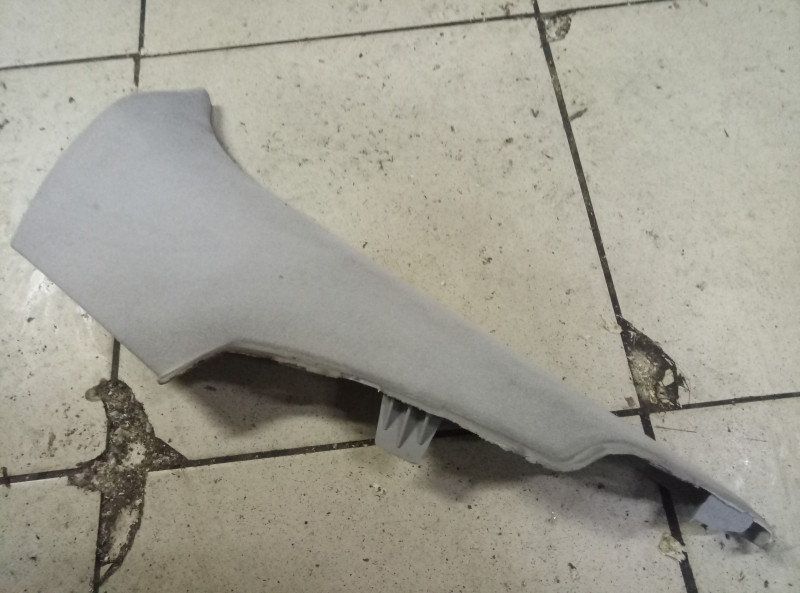 Обшивка стойки задней правой Ford Focus 2 2005-2008 4M51B31010A на Ford Focus 2