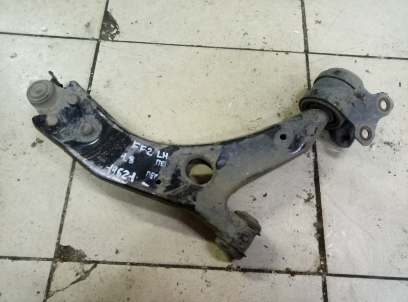 Рычаг передний левый Ford Focus 2 2005-2008 на Ford Focus 2