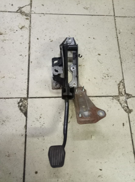 Педаль тормоза Ford Focus 2 2005-2008 на Ford Focus 2