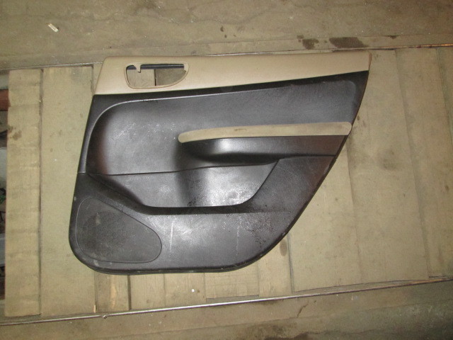 Обшивка двери задней правой Peugeot 307 2001-2008 на Peugeot 307