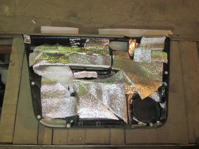Обшивка двери передней левой Peugeot 307 2001-2008 на Peugeot 307
