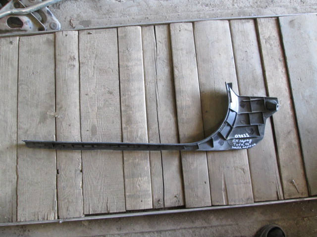 Накладка порога (внутренняя) Nissan Tiida C11 2004-2012 на Nissan Tiida C11