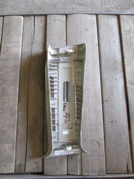 Обшивка стойки Nissan Tiida C11 2004-2012 на Nissan Tiida C11