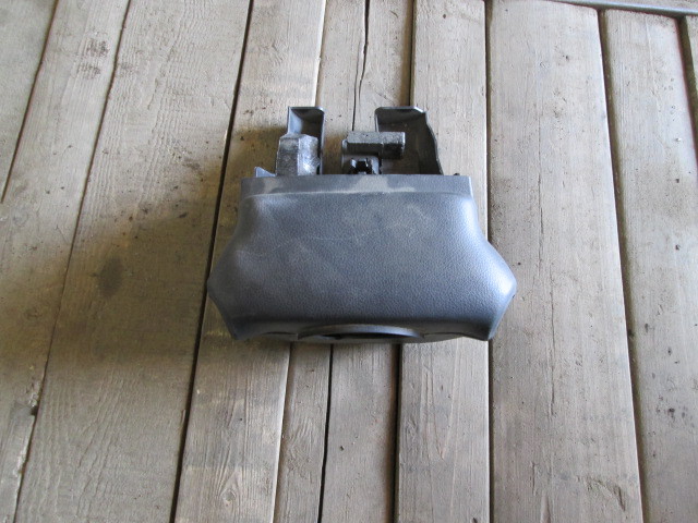 Обшивка рулевой колонки Nissan Tiida C11 2004-2012 на Nissan Tiida C11