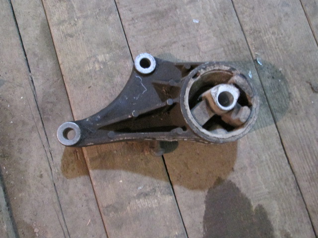 Кронштейн двигателя передний Nissan Tiida C11 2004-2012 на Nissan Tiida C11