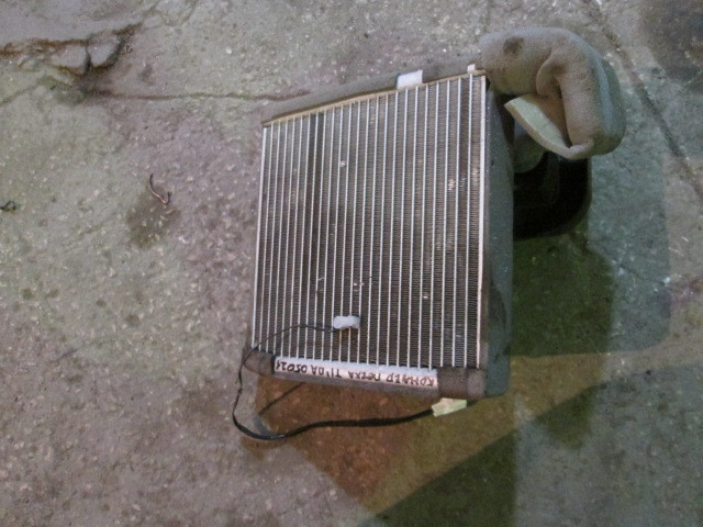 Радиатор кондиционера (конденсер) Nissan Tiida C11 2004-2012 на Nissan Tiida C11