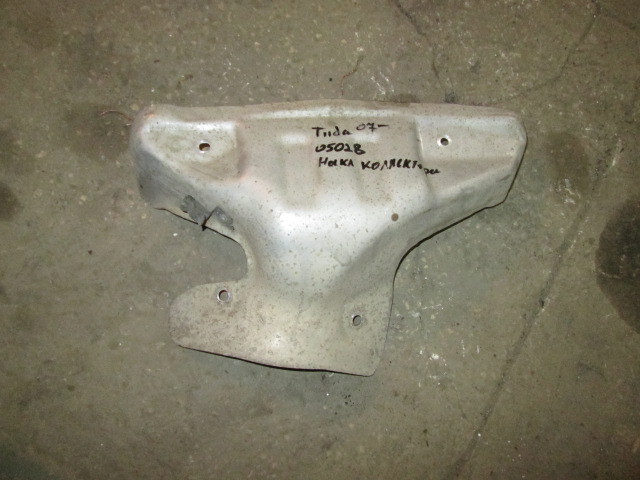 Крышка коллектора Nissan Tiida C11 2004-2012 на Nissan Tiida C11