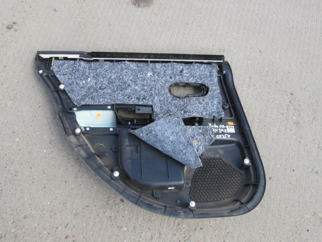 Обшивка двери задней правой Nissan Tiida C11 2004-2012 на Nissan Tiida C11