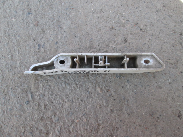 Кронштейн переднего бампера левый Ford Focus 2 2005-2008 на Ford Focus 2