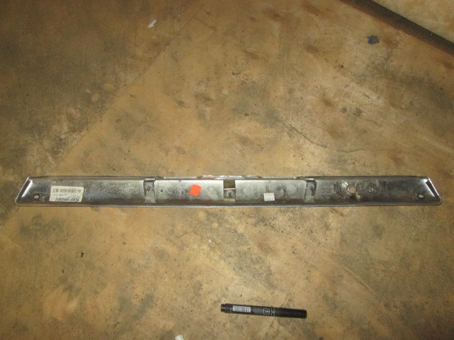Накладка крышки багажника Nissan Tiida C11 2004-2012 на Nissan Tiida C11