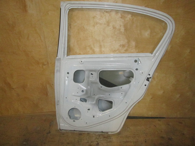 Дверь задняя правая Opel Corsa D  2010-2014 на Opel Corsa D 