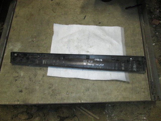 Накладка двери передней правой BMW X3 (F25) 2010-2014 на BMW X3 (F25)