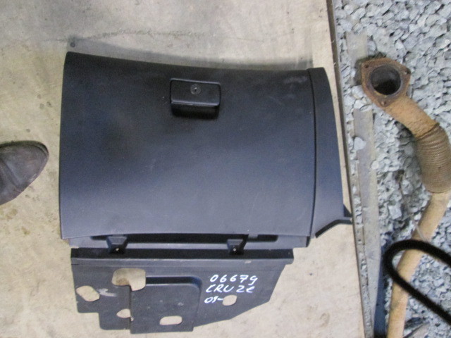 Бардачок Chevrolet Cruze 2009-2013 на Chevrolet Cruze