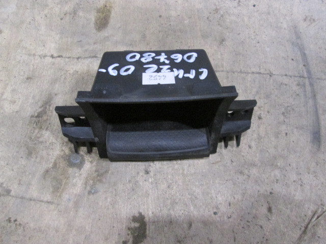 Бардачок Chevrolet Cruze 2009-2013 на Chevrolet Cruze