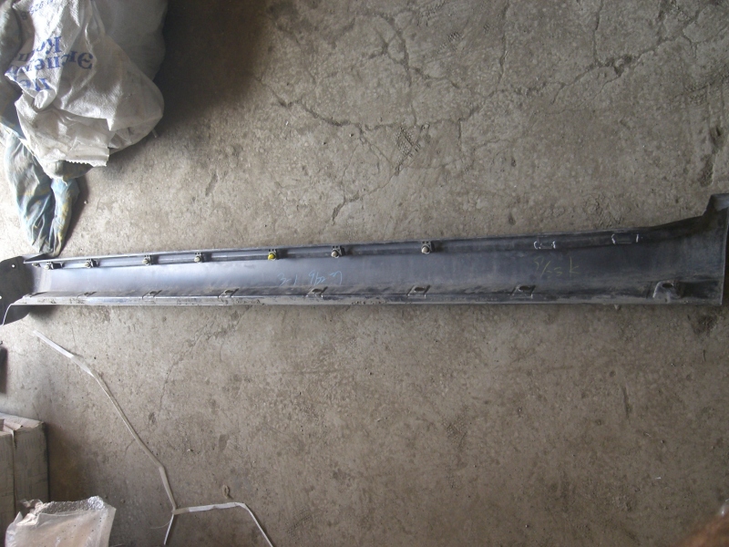 Накладка на порог (наружная) Toyota Land Cruiser 200 2007-2012 на Toyota Land Cruiser 200