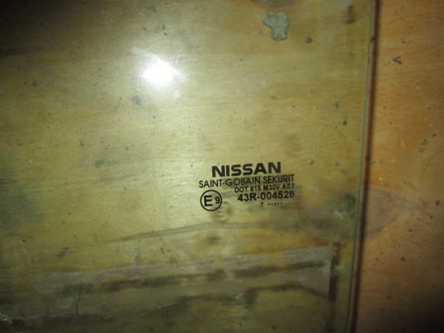Стекло двери передней левой Nissan Tiida C11 2004-2012 на Nissan Tiida C11