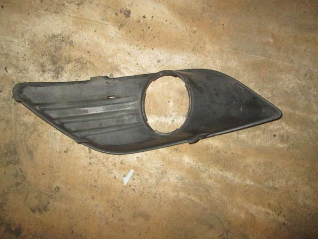 Решетка в бампер правая Ford Focus 2 2005-2008 на Ford Focus 2