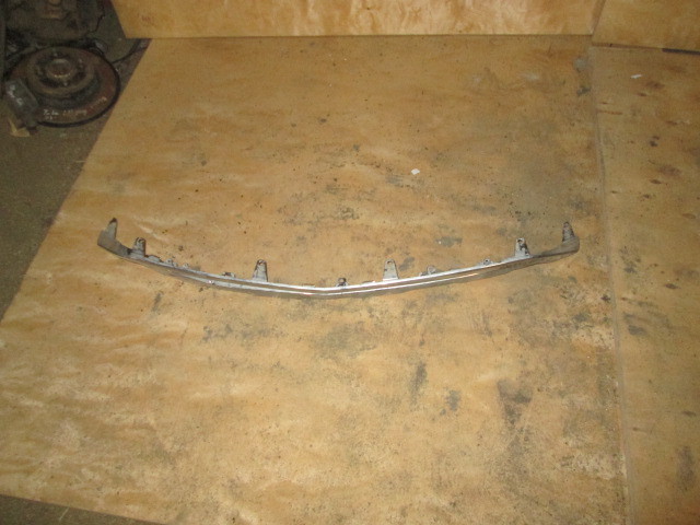 Накладка переднего бампера Mercedes-Benz GLK-Class X204 2008-2012 на Mercedes-Benz GLK-Class X204