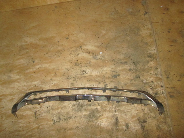 Накладка переднего бампера Mercedes-Benz GLK-Class X204 2008-2012 на Mercedes-Benz GLK-Class X204