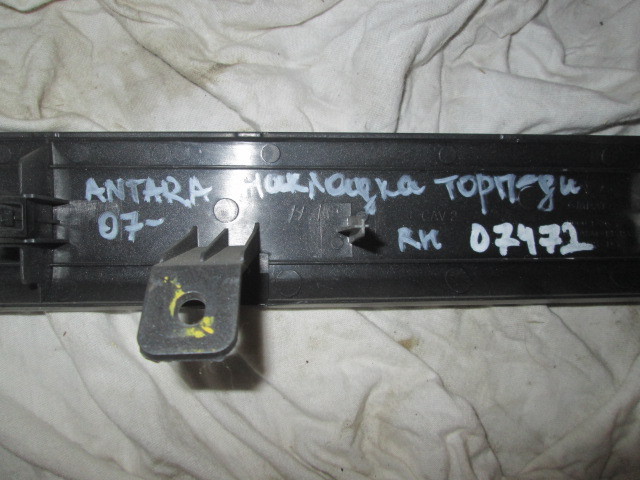 Накладка декоративная на торпеду правая  Opel Antara  2006-2011 на Opel Antara 
