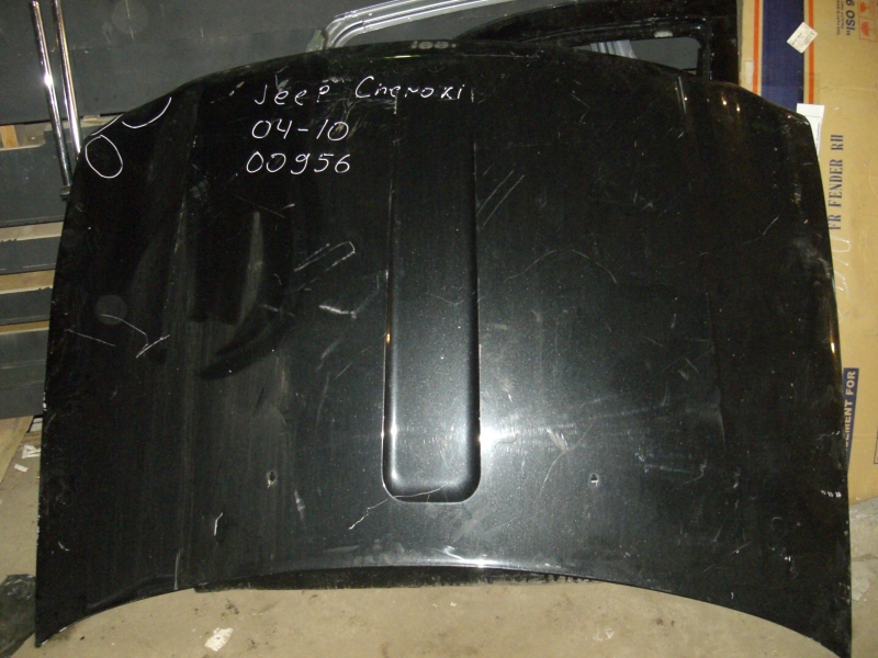 Капот Jeep Grand Cherokee 3 (WK) 2004-2010 на Jeep Grand Cherokee 3 (WK)