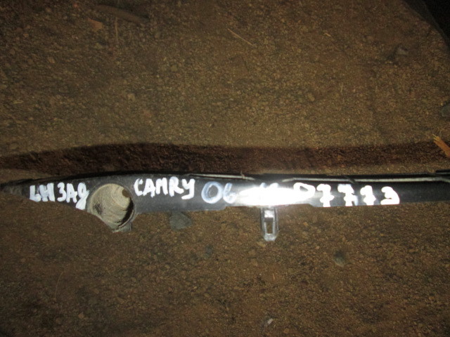 Кронштейн заднего бампера Toyota Camry V40 2006-2011 на Toyota Camry V40