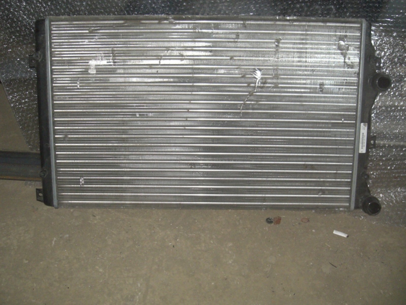 Радиатор основной Volkswagen Golf 5 2003-2009   1K0121253BB на Volkswagen Golf 5