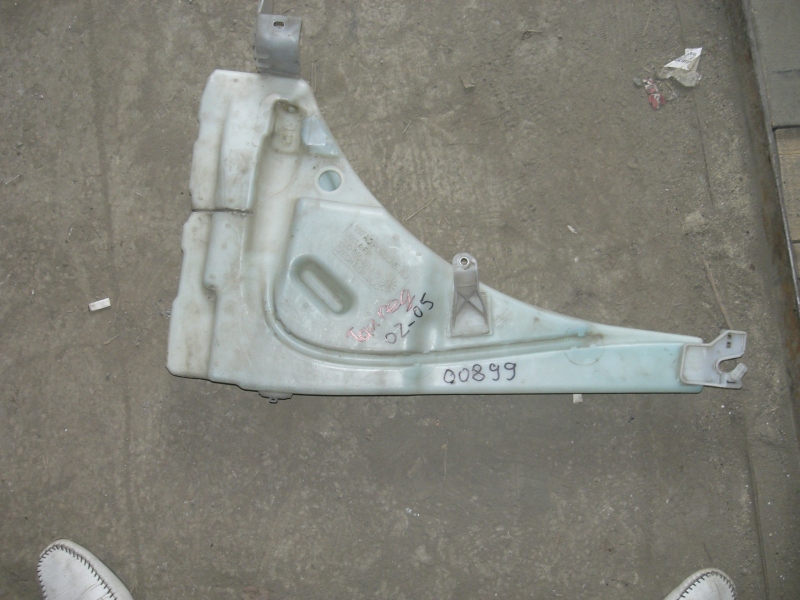 Бачок омывателя Volkswagen Touareg  2002-2008 на Volkswagen Touareg 