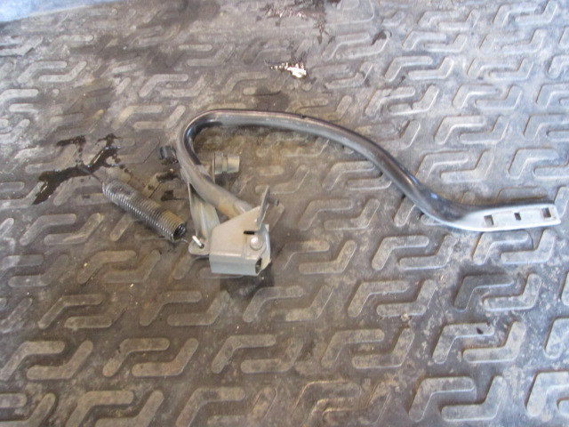 Петля багажника левая Fiat Albea Рестайлинг 2004-2012 на Fiat AlbeaРестайлинг