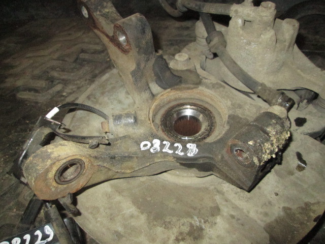 Кулак поворотный передний левый Mitsubishi Lancer X 2007-н.в. на Mitsubishi Lancer X