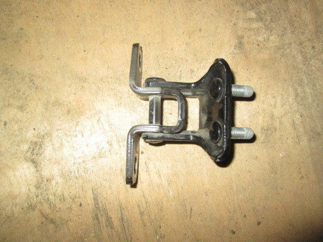 Петля двери Mitsubishi Lancer X 2007-н.в. на Mitsubishi Lancer X