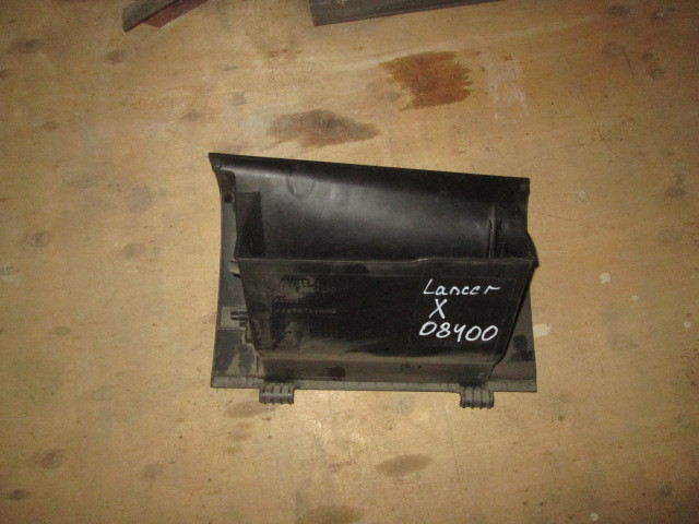 Бардачок Mitsubishi Lancer X 2007-н.в. на Mitsubishi Lancer X