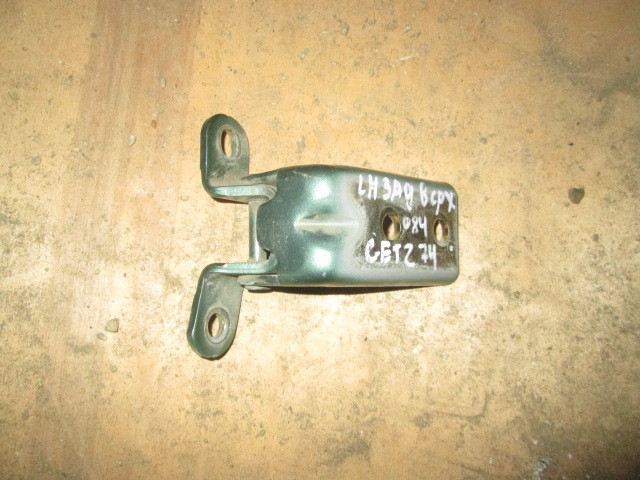 Петля двери Hyundai Getz  2002-2012 на Hyundai Getz 