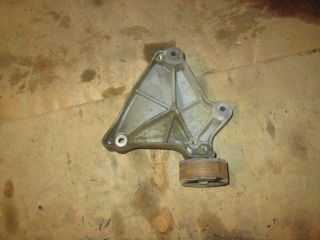 Ролик-натяжитель Chevrolet Captiva  2011-2013 на Chevrolet Captiva 