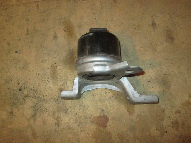 Кронштейн двигателя правый Ford Mondeo 4 2007-2010 на Ford Mondeo 4