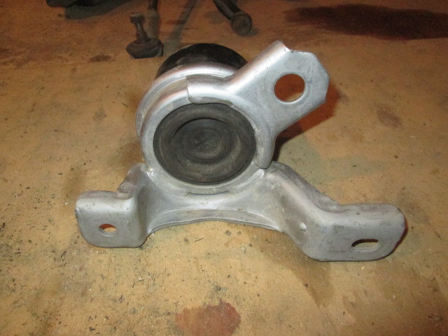 Кронштейн двигателя правый Ford Mondeo 4 2007-2010 на Ford Mondeo 4