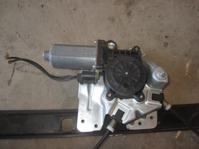 Стеклоподъемник электр. задний левый Land Rover Range Rover 3 2002-2005 на Land Rover Range Rover 3
