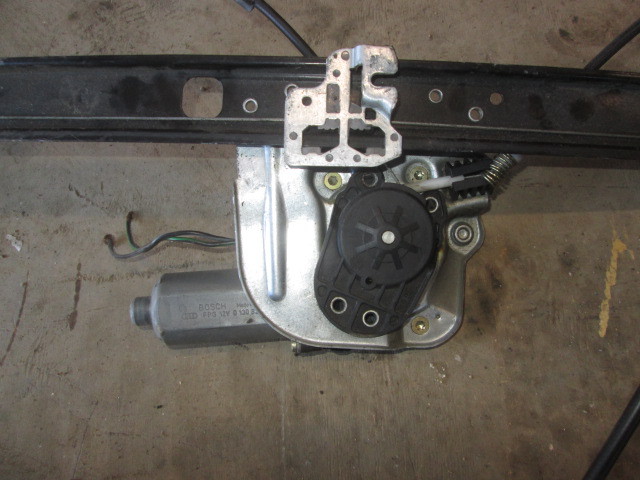 Стеклоподъемник электр. задний левый Land Rover Range Rover 3 2002-2005 на Land Rover Range Rover 3