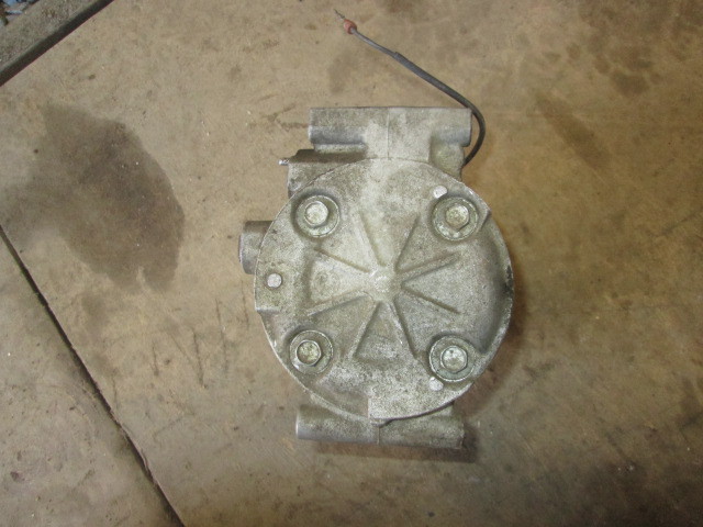 Компрессор системы кондиционирования Mitsubishi Lancer 9 2000-2007 на Mitsubishi Lancer 9