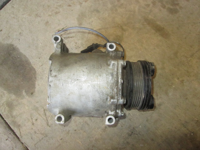 Компрессор системы кондиционирования Mitsubishi Lancer 9 2000-2007 на Mitsubishi Lancer 9