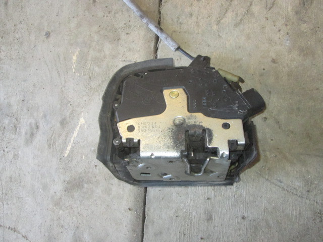 Замок двери задней левой BMW X5 E53 1999-2003 на BMW X5 E53